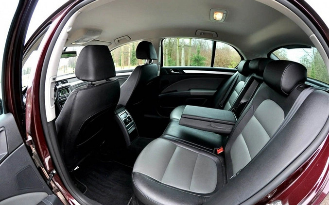 Skoda Superb cena 29900 przebieg: 240000, rok produkcji 2011 z Złotów małe 379